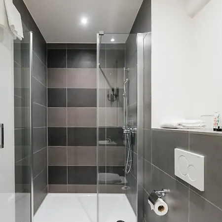 Staycity Centre Lägenhetshotell 4*