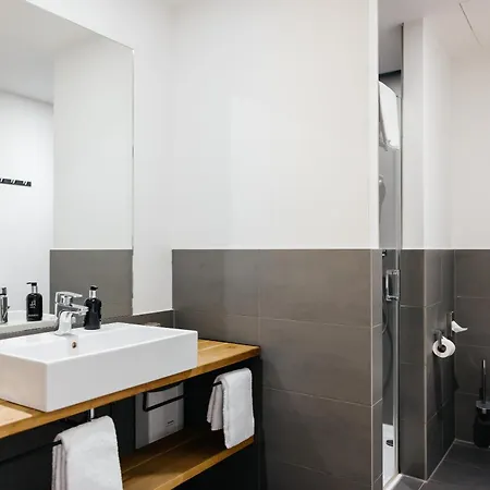 Staycity Centre Aparthotel 5*